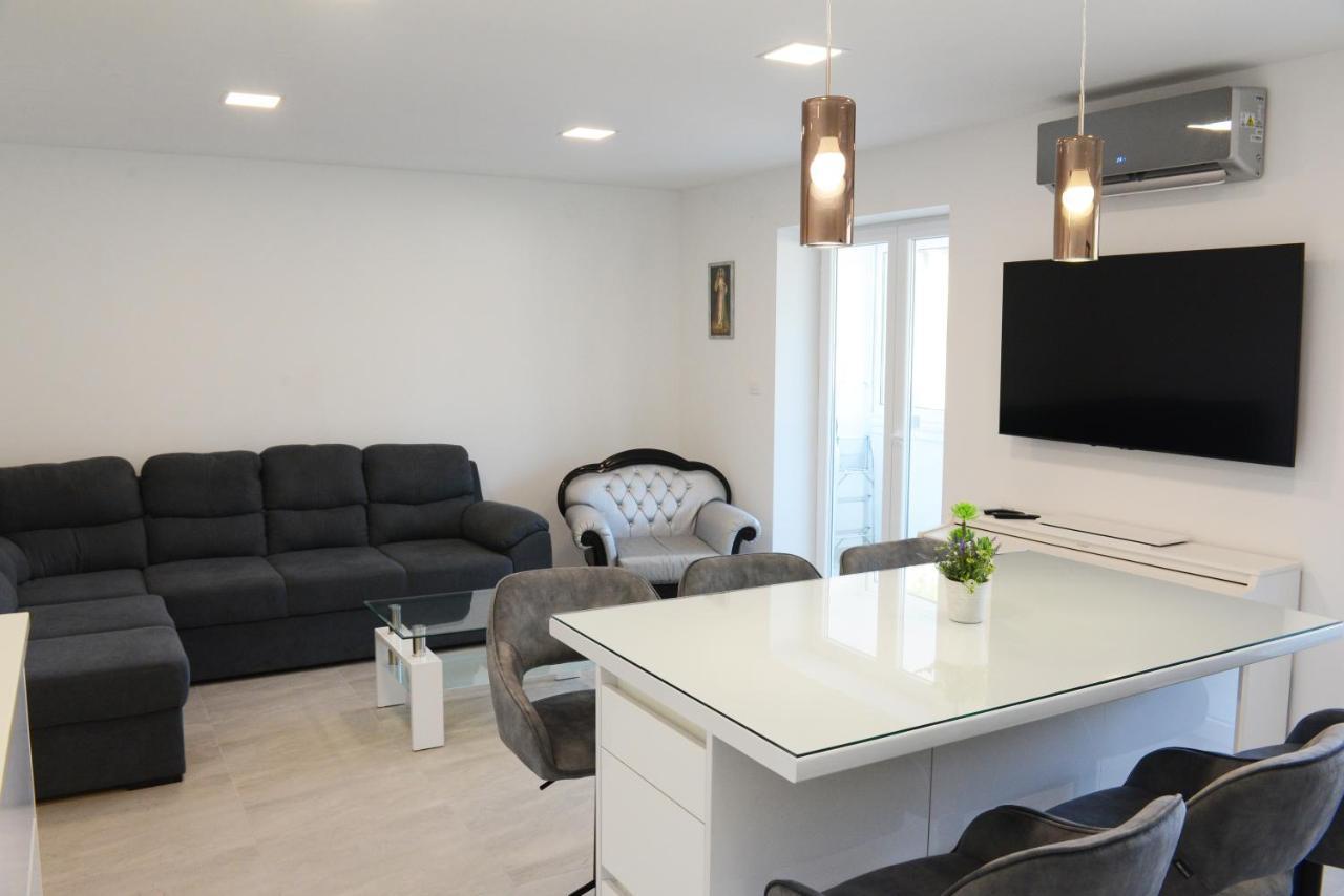 Apartman Milena Salona Kültér fotó